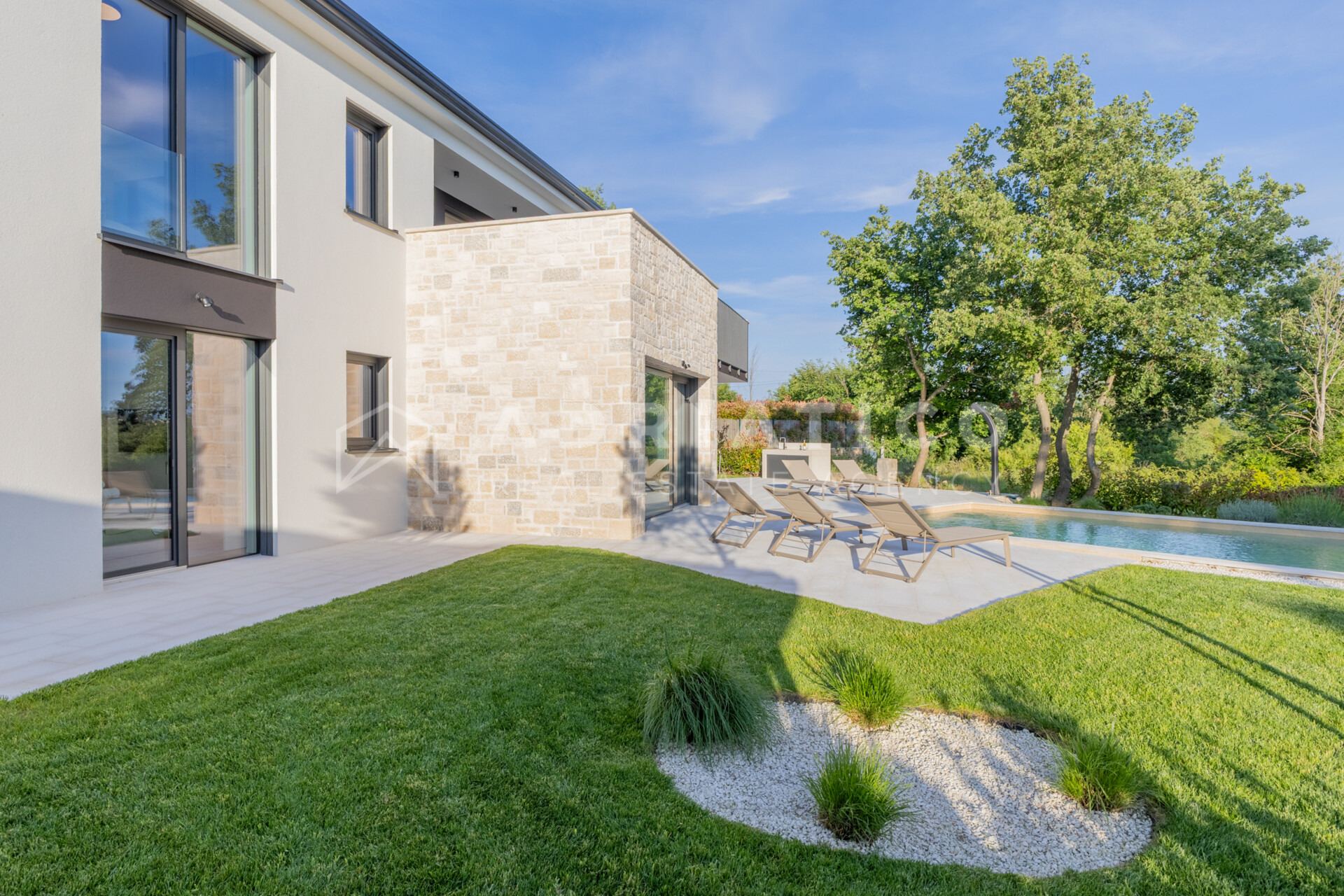 Kuća u Sveti Lovreču, 170m², 3 sobe, slika 2