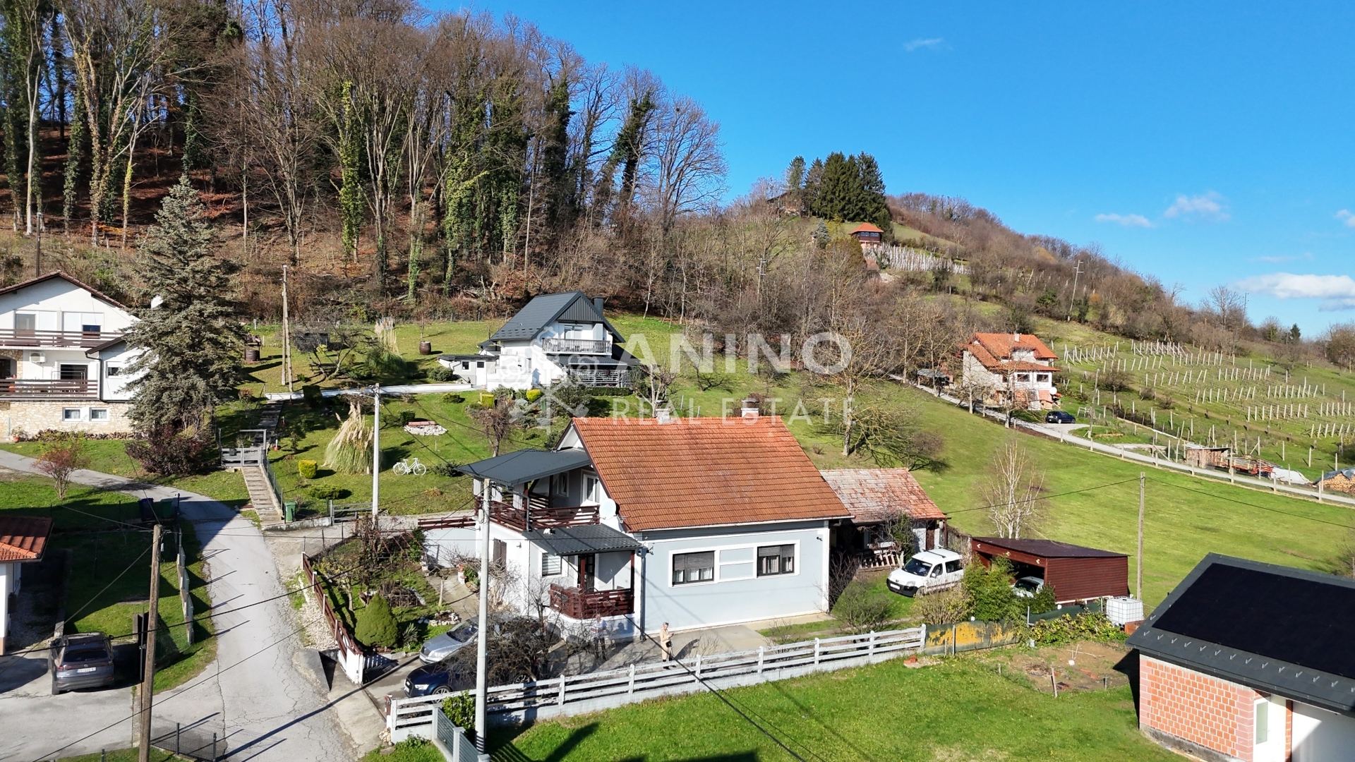 Haus u Veliko Trgovišću, 234m², 2 sobe