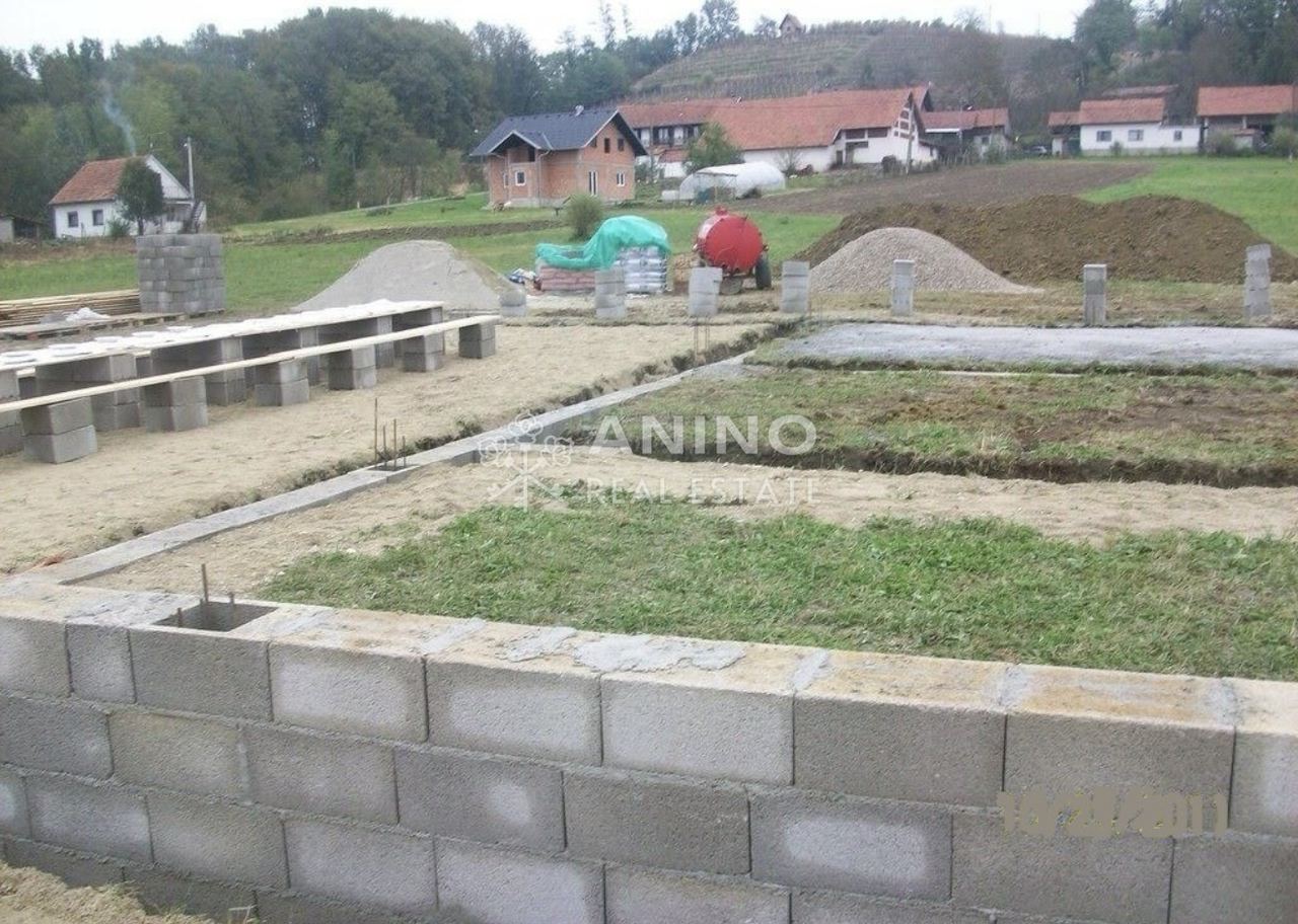 Grundstück u Kraljevec na Sutliu, 3270m²