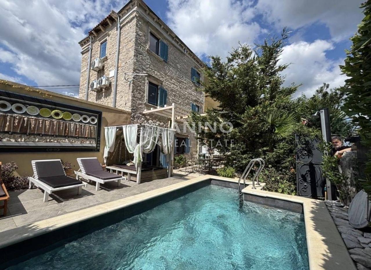 Casa u Marčani, 145m², 3 sobe