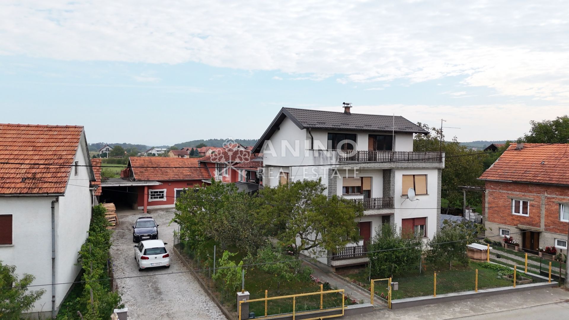 Casa u Jakovlju, 350m², 2 sobe, slika 2