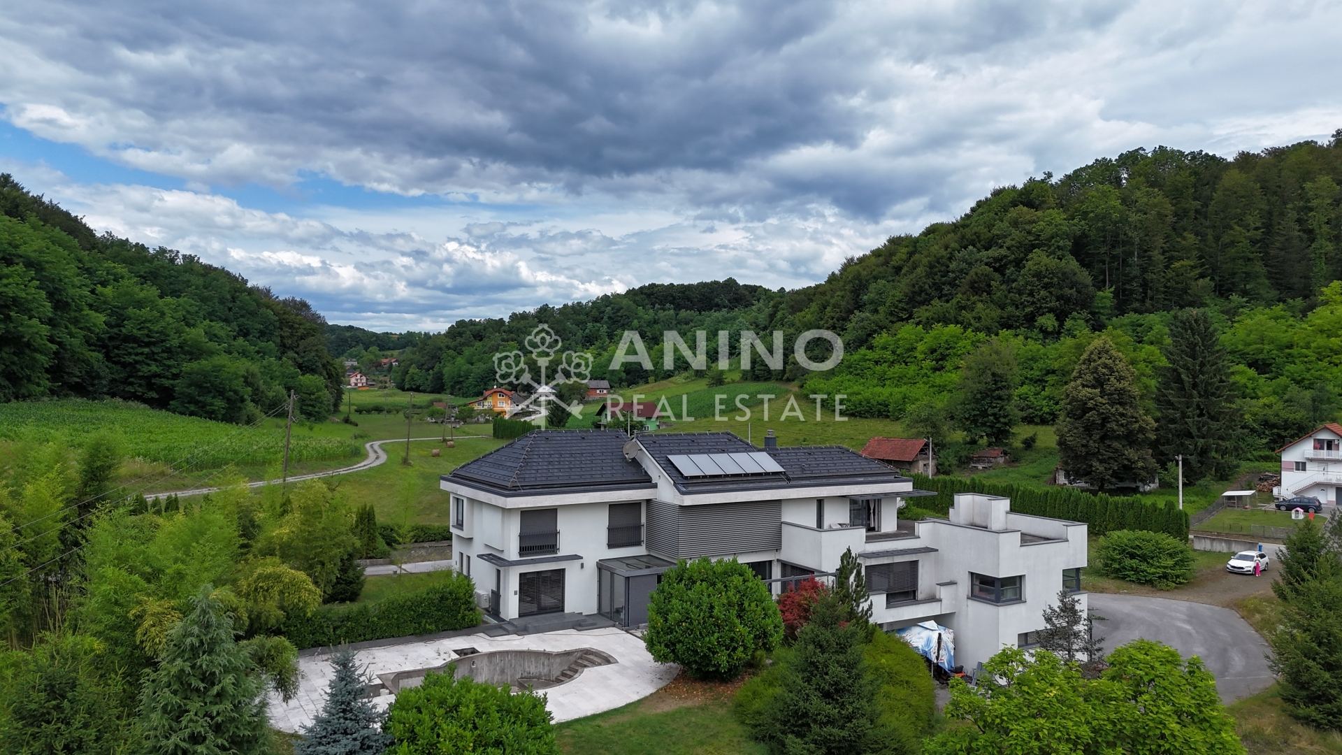Haus u Tuhelju, 680m²