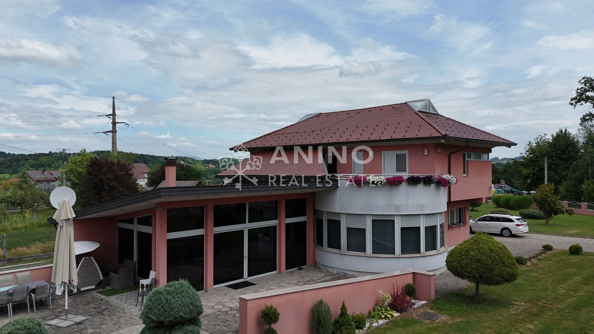 Haus u Donja Stubici, 323m², 2 sobe
