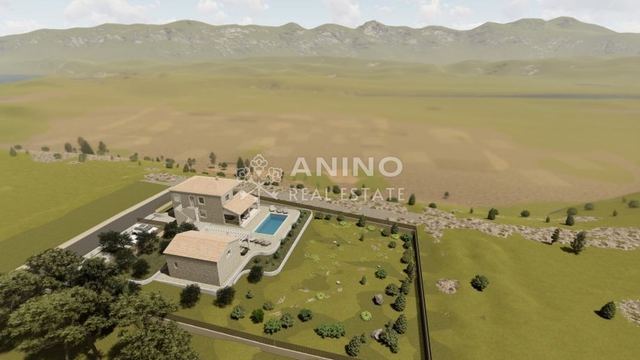 House u Ninu, 280m², slika 4