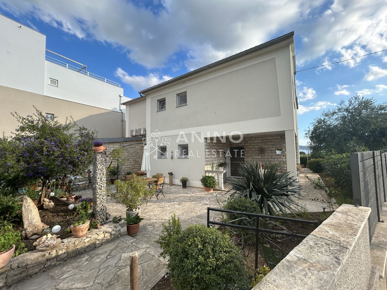 Kuća u Sukošanu, 240m², 5 soba