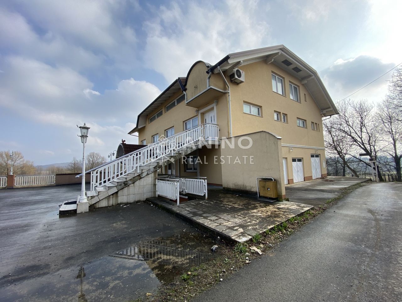 Locale commerciale u Oroslavju, 1861m²