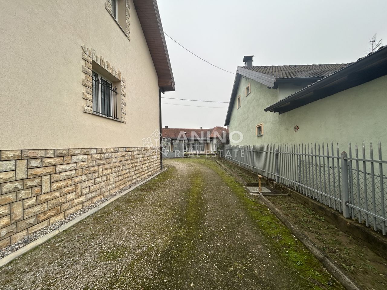Casa u Jastrebarsku, 344m², 3 sobe, slika 4