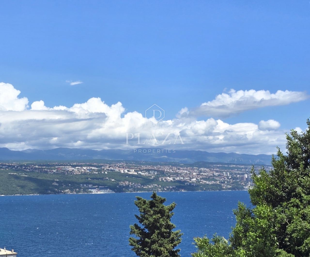 Land u Opatiji, 529m²