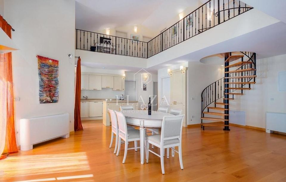 House u Mošćeničkoj Drazi, 840m², 15 soba, slika 2