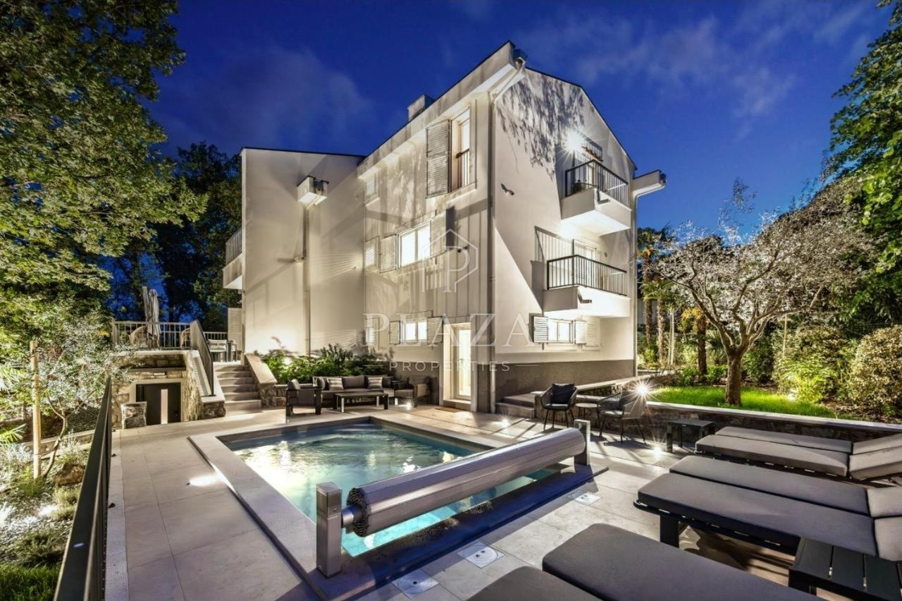 Casa u Opatiji, 313m², 5 soba