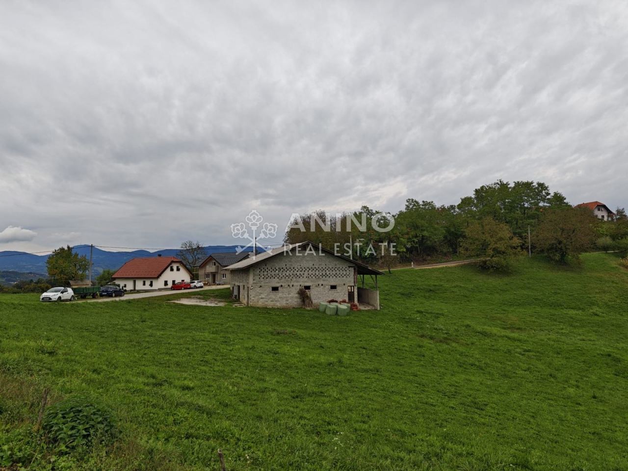 Commercial Space u Hum na Sutliu, 530m²