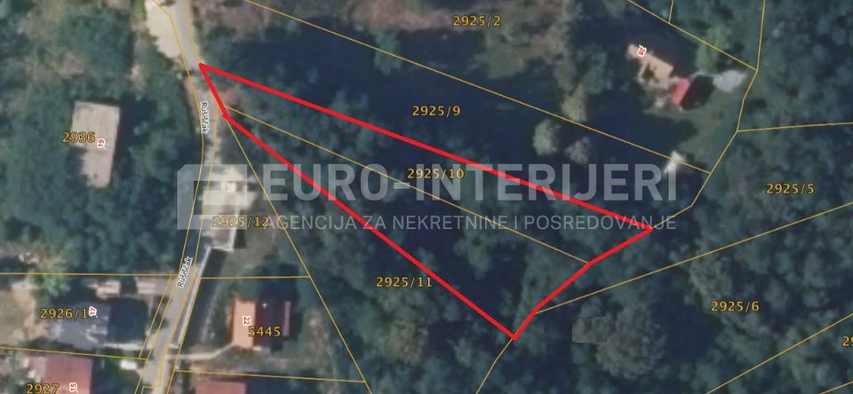Land u Zagrebu, 1998m²