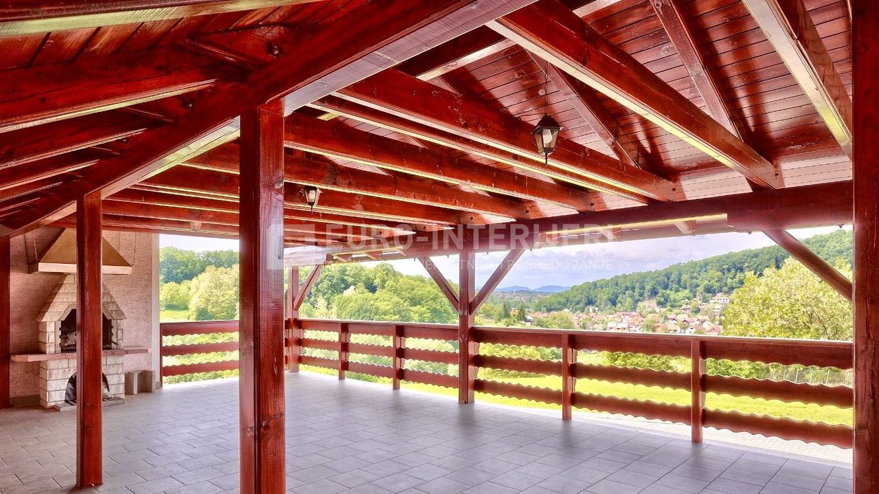 Kuća u Pustodolu, 360m²