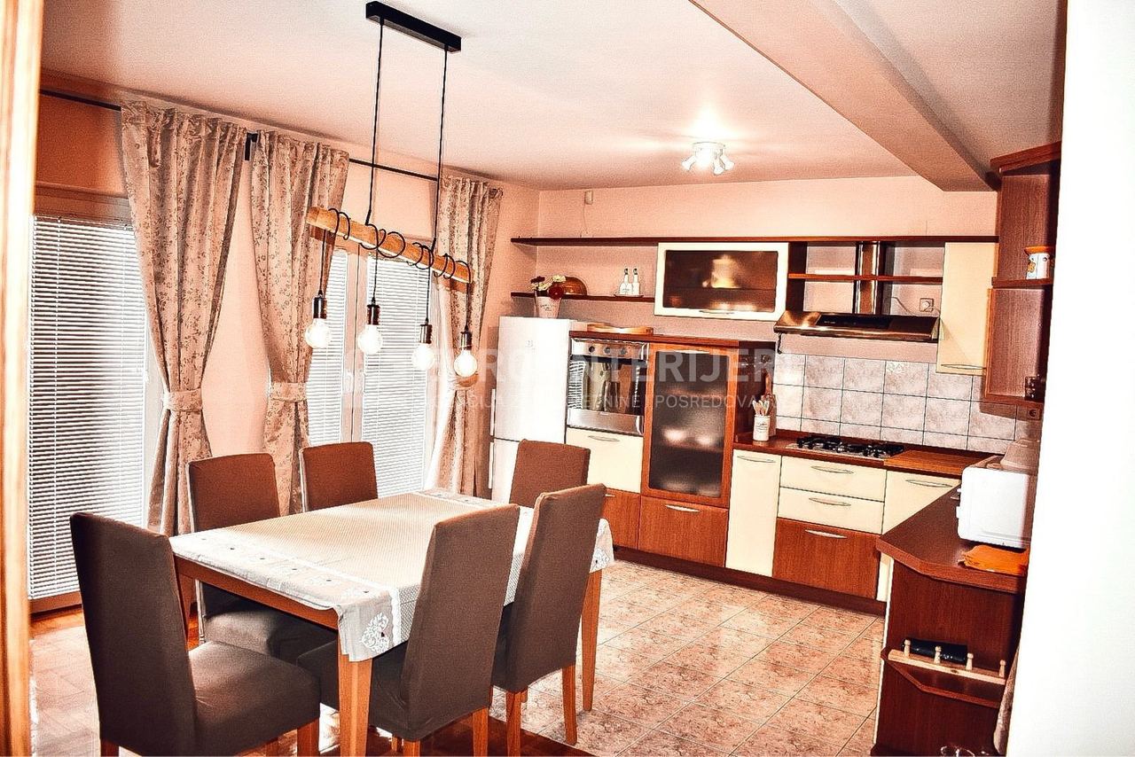 Casa u Pustodolu, 360m², slika 3