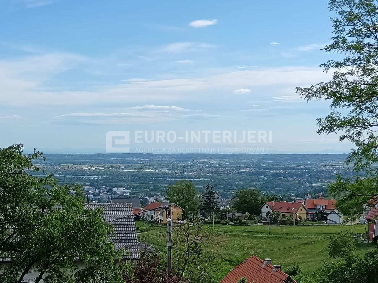 Land u Zagrebu, 830m²