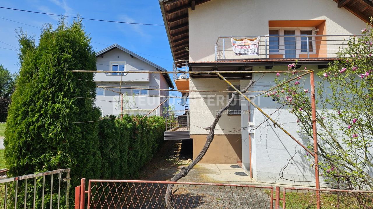 Casa u Jakovlju, 265m², slika 4