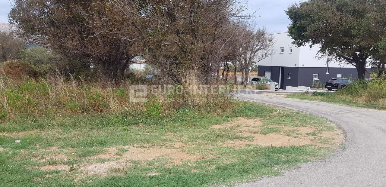 Terreno u Pagu, 877m²