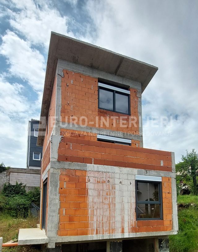 Haus u Zagrebu, 125m², 6 soba