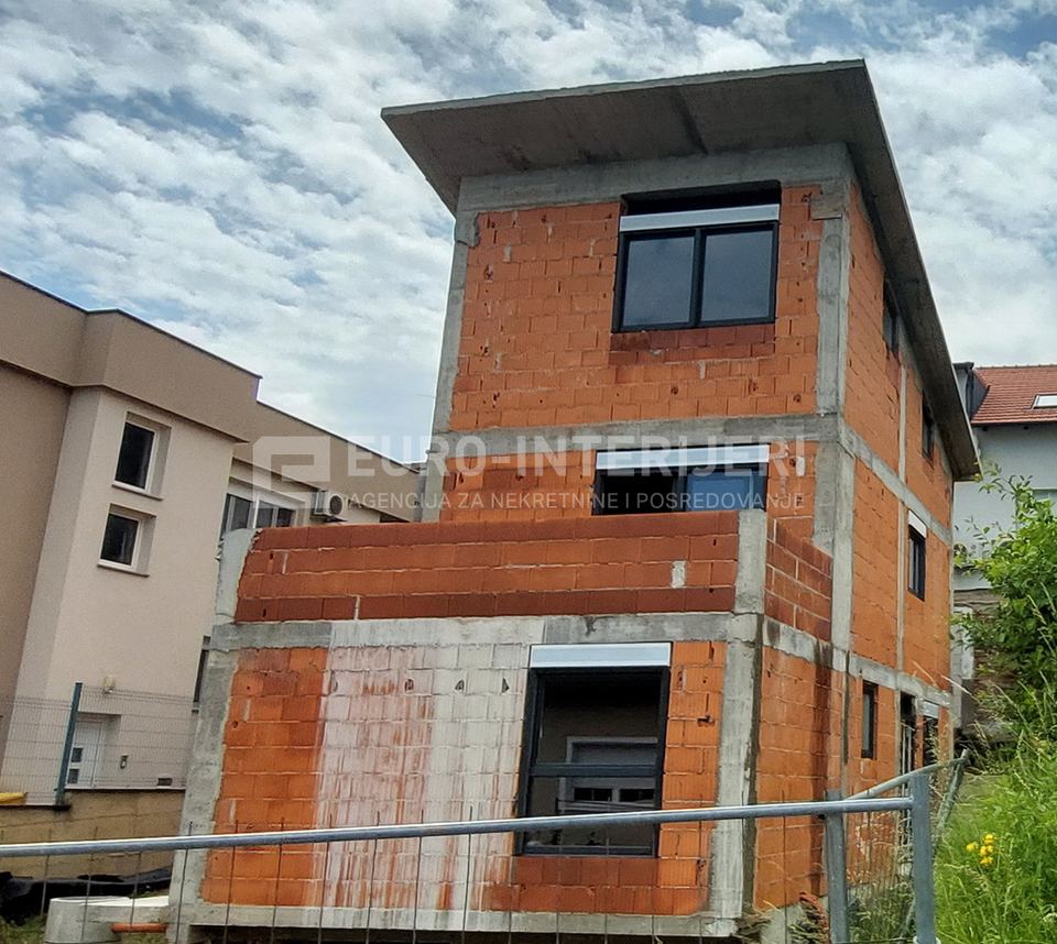 Casa u Zagrebu, 125m², 6 soba, slika 2