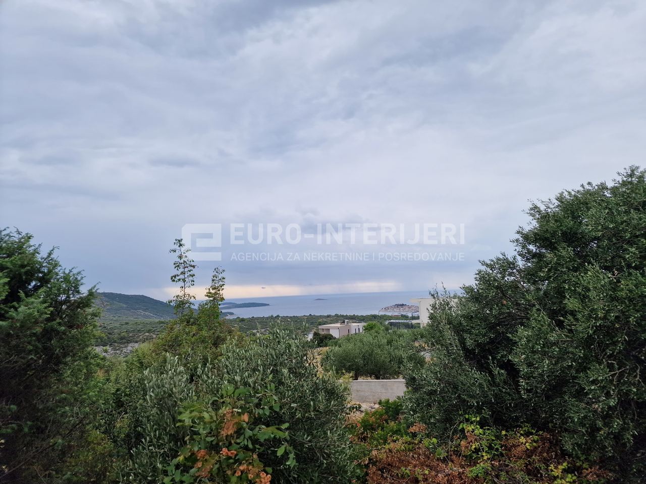 Land u Primošten Burnjiu, 1387m²