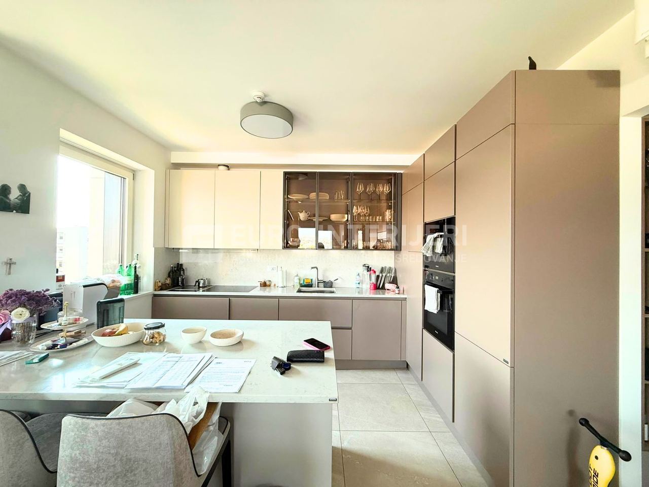 Apartment u Zagrebu, 144m², 4 sobe, slika 2