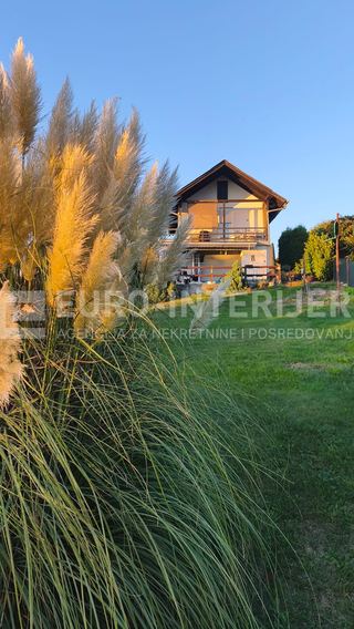Casa u Kloštar Ivaniću, 100m², 2 sobe