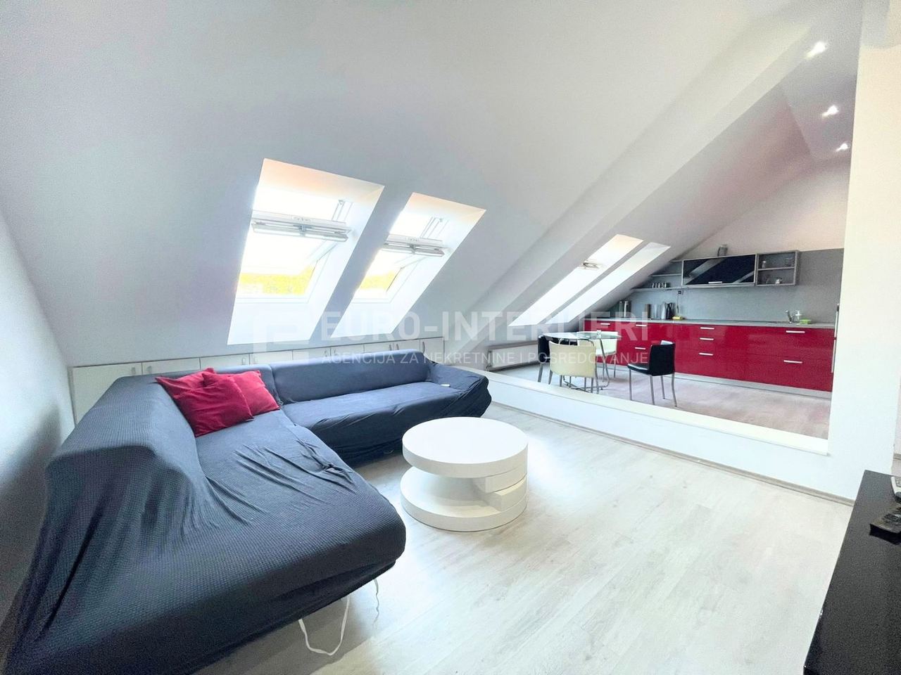 Wohnung u Zagrebu, 67m², 1 soba, slika 2