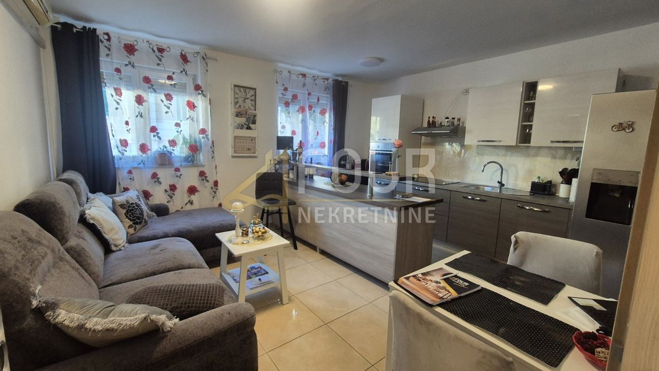 Apartment u Rijeci, 66.43m², 2 sobe