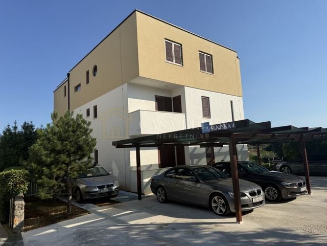 Apartment u Krku, 100m², 5 soba, slika 5