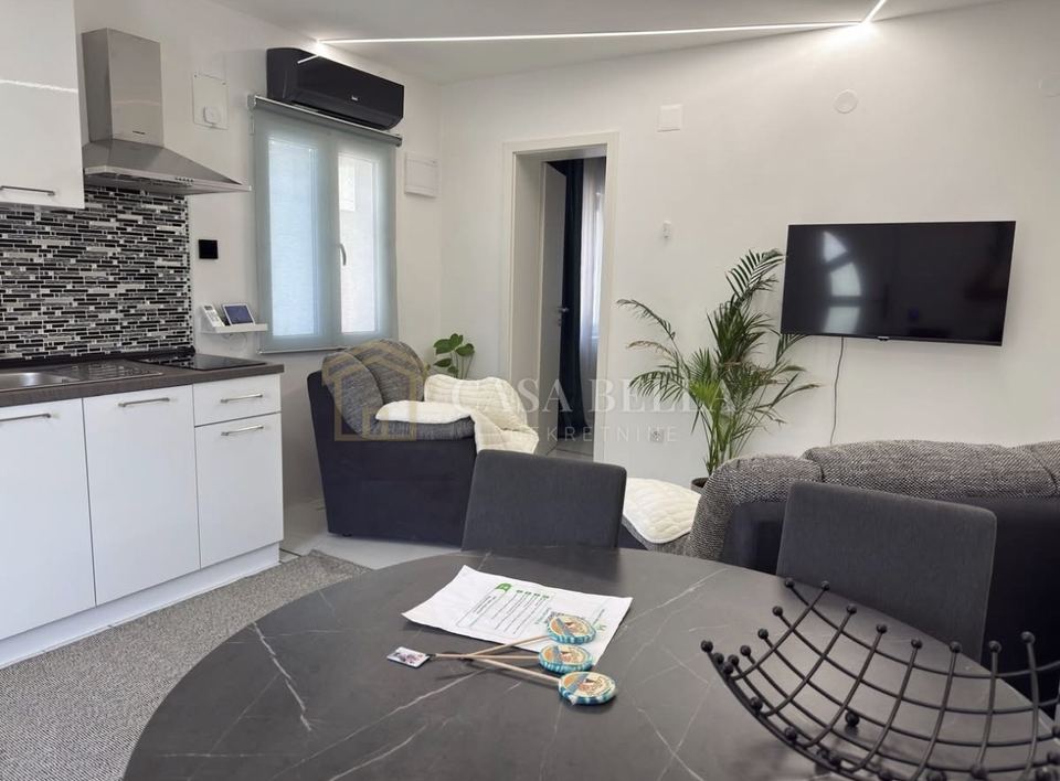 Apartment u Novi Vinodolskiu, 45m², 1 soba, slika 2