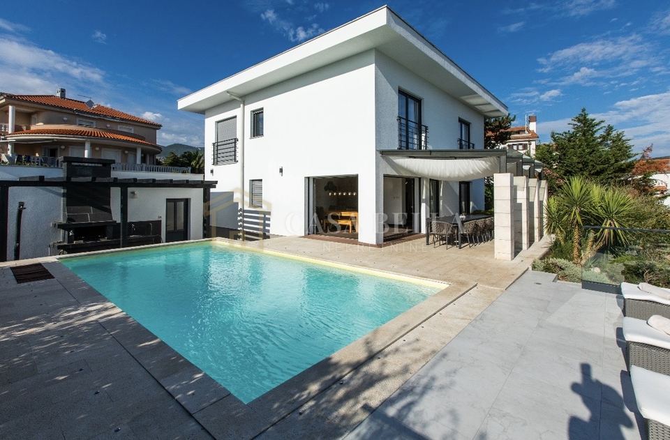 Kuća u Crikvenici, 283m², 5 soba