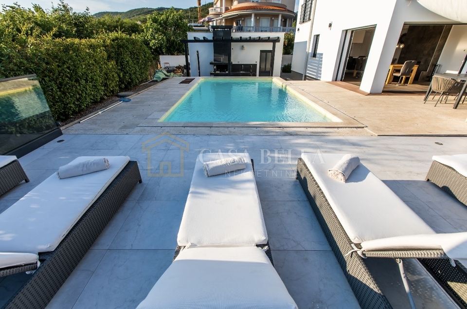 Kuća u Crikvenici, 283m², 5 soba, slika 3