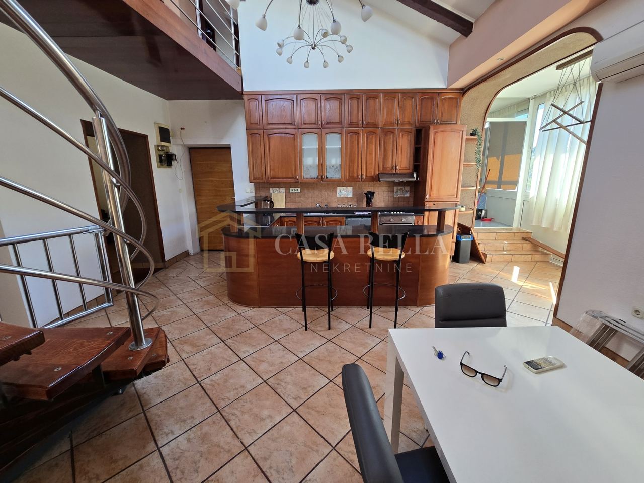 Appartamento u Rijeci, 90m², 5 soba, slika 2