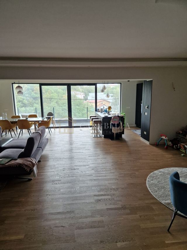 Haus u Zagrebu, 417m², slika 2