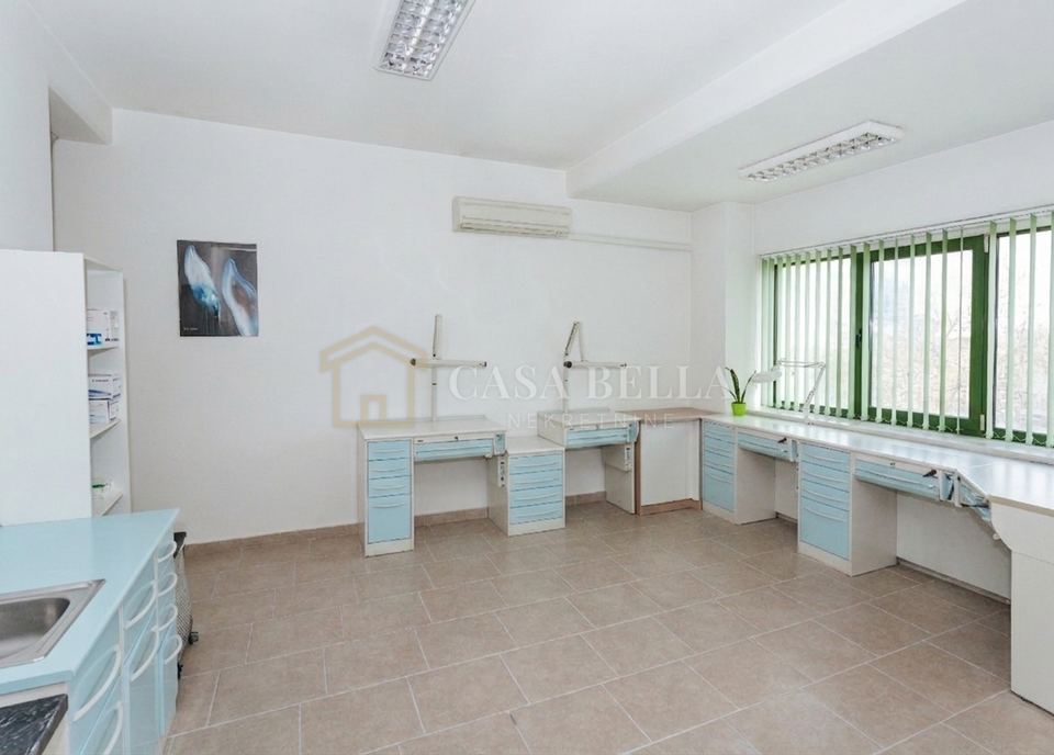 Poslovni Prostor u Matuljiu, 70m²