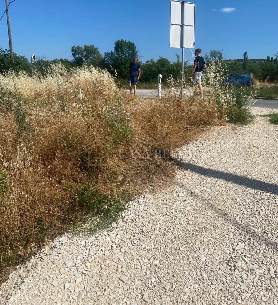 Grundstück u Benkovcu, 2070m², slika 3