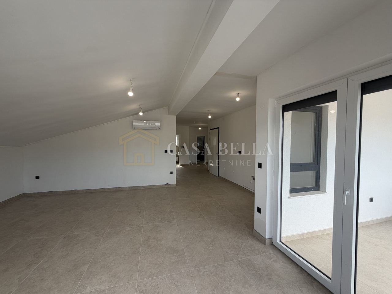 Wohnung u Novi Vinodolskiu, 95m², 3 sobe, slika 2