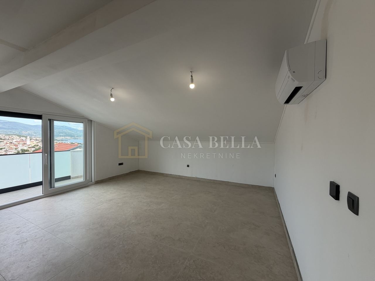 Wohnung u Novi Vinodolskiu, 95m², 3 sobe, slika 4