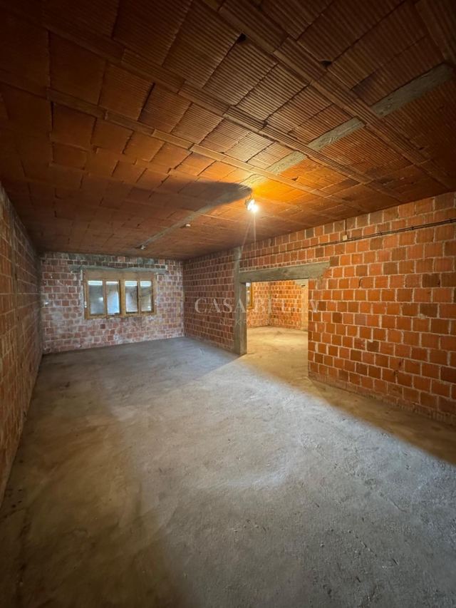 Poslovni Prostor u Gornja Dubravi, 200m², slika 3