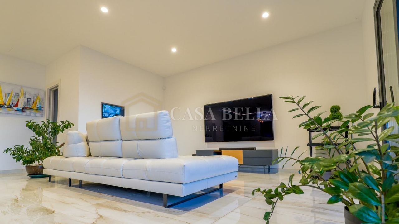 Kuća u Kostreni, 220m², 3 sobe, slika 5