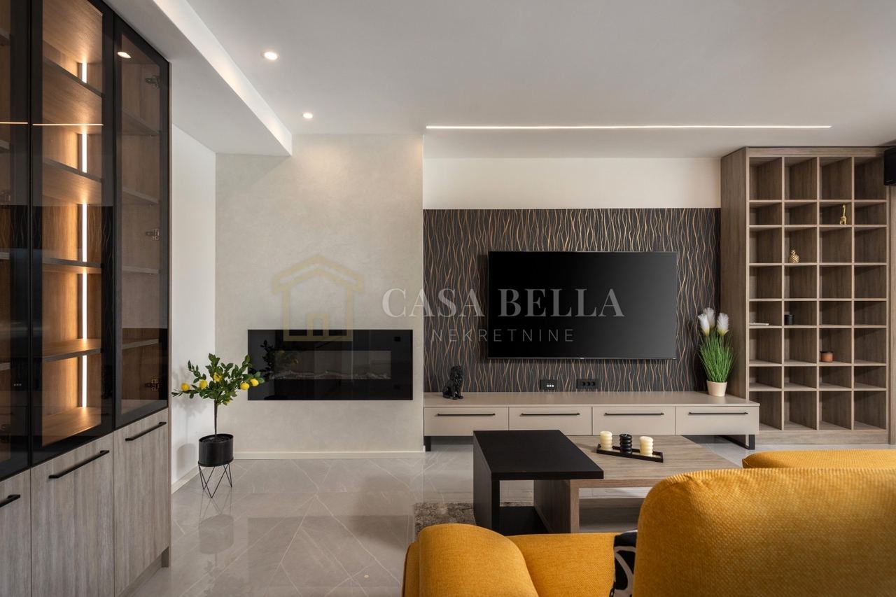 Kuća u Kostreni, 490m², 8 soba, slika 2