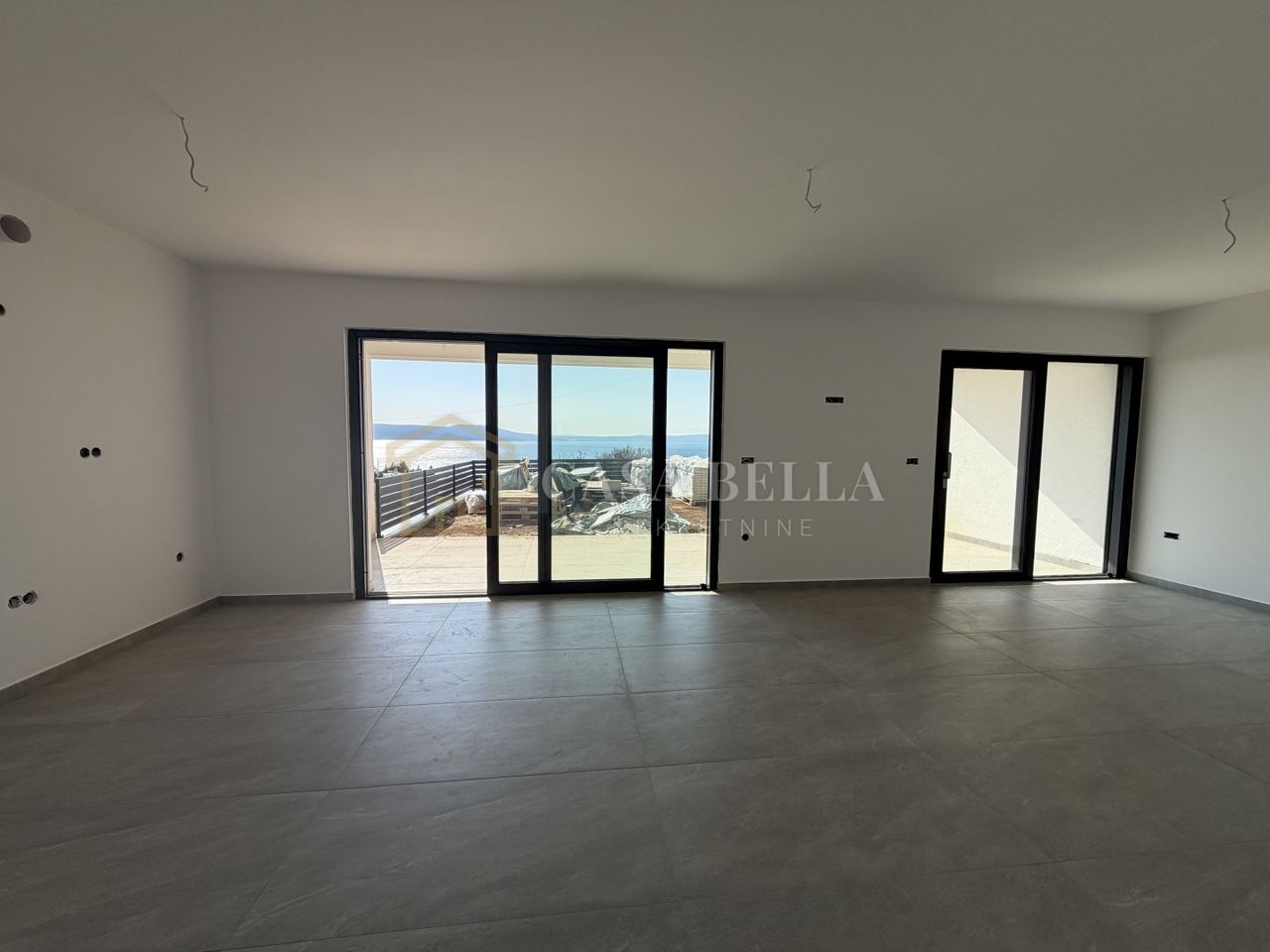 Wohnung u Novi Vinodolskiu, 115m², 3 sobe