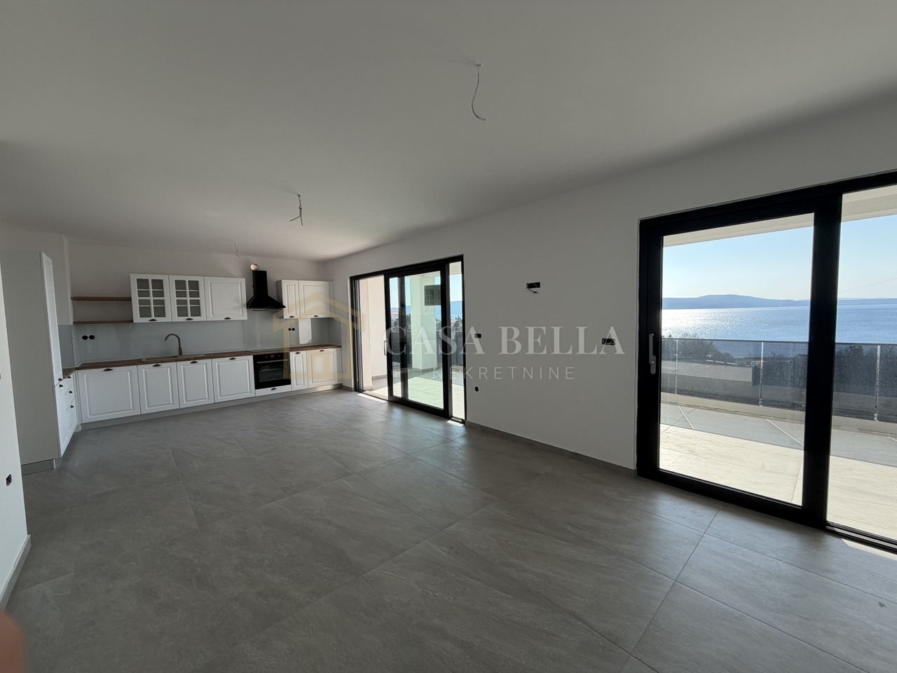 Wohnung u Novi Vinodolskiu, 115m², 3 sobe