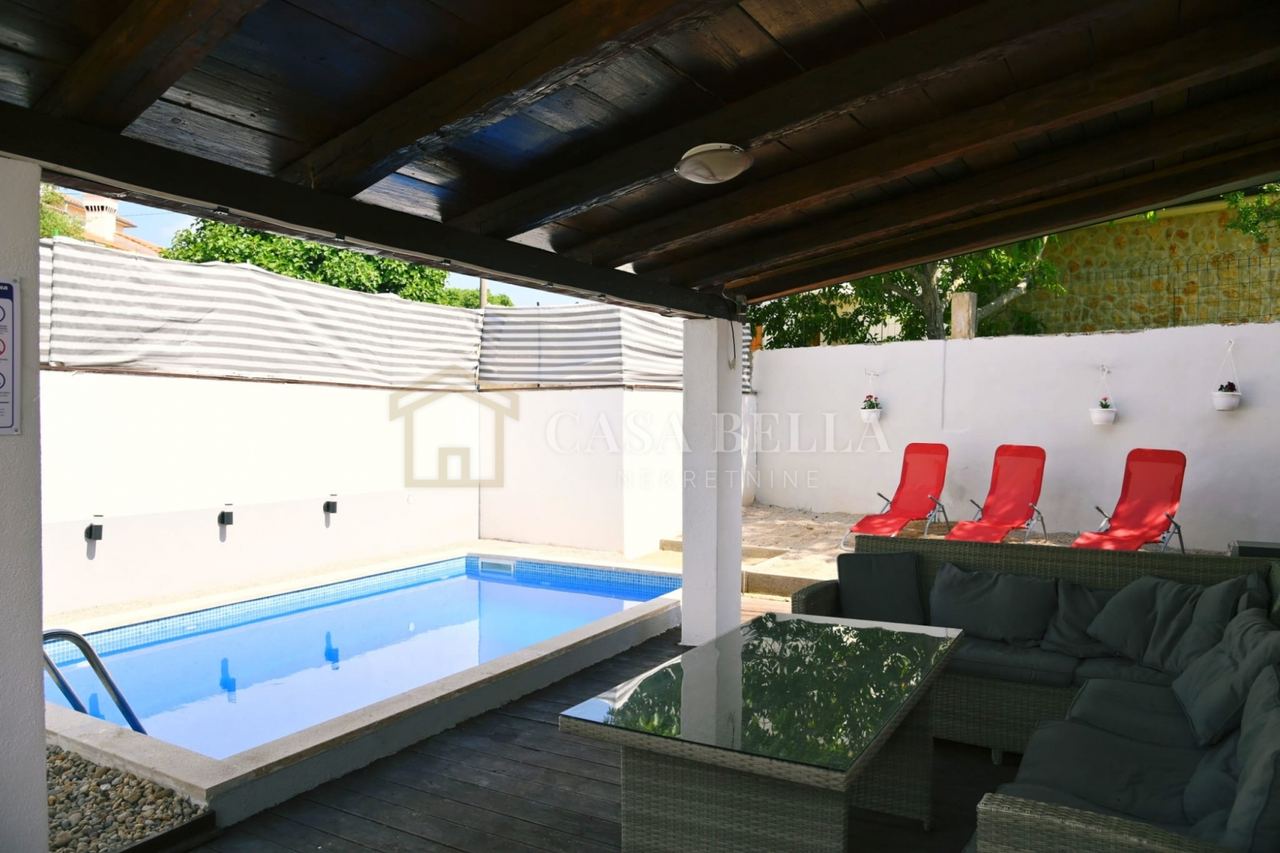 Haus u Dobrinju, 160m², slika 2