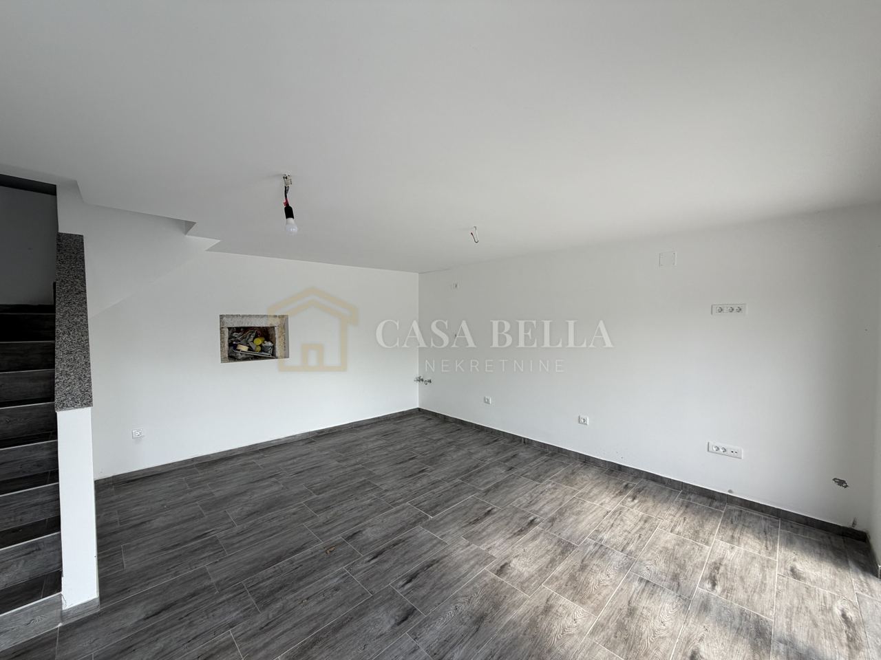 Casa u Vinodolskoj općini, 80m², 2 sobe