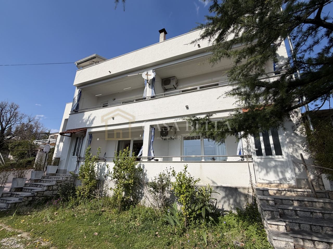 Haus u Novi Vinodolskiu, 350m², 7 soba, slika 2