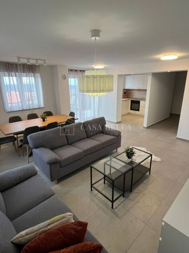 Appartamento u Bakaru, 160m², 4 sobe