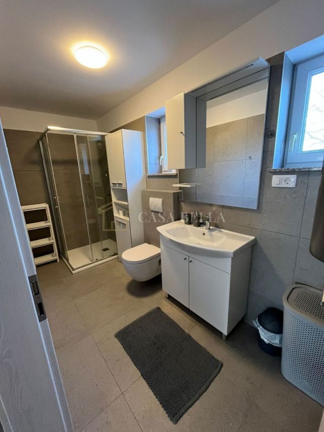 Stan u Bakaru, 160m², 4 sobe, slika 3