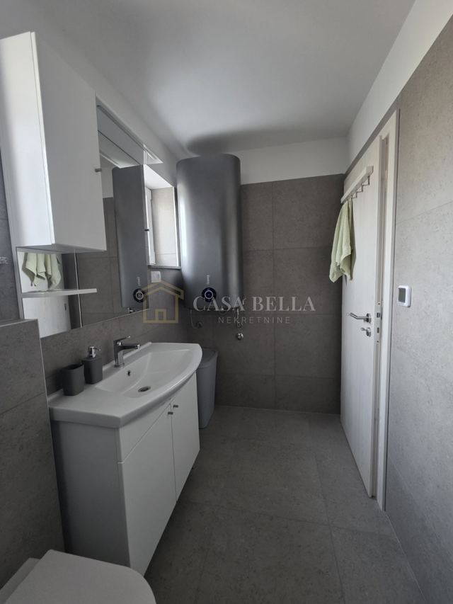Stan u Bakaru, 160m², 4 sobe, slika 4