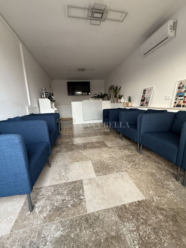 Commercial Space u Rijeci, 98m²